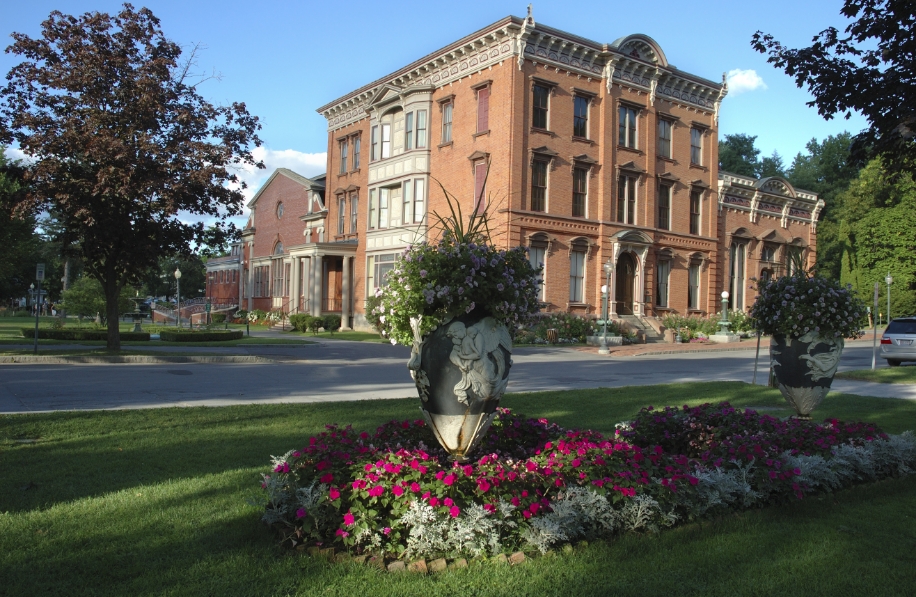 Outside view of Saratoga Springs New York dental office